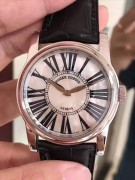 罗杰杜彼 Roger Dubuis horloger genvois系列 型号：H043 14 0  18K白金表壳及表扣，圣伯纳狗头印记。 蓝宝石水晶镜面及底盖，立体白色珍珠贝母表盘，白金指针，黑色罗马字刻度