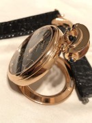 BOVET 播威 始于1822年  18K玫瑰金    表带通过蓝宝石按钮可以任意拆卸 上手贵气精致  