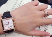 积家翻转系列Q7052421 自动机械女表 18k玫瑰金原镶钻 表径42*29mm 全套未使用品 