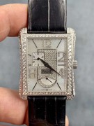 Piaget 伯爵 BLACK-TIE黑带系列  经典蛇腰设计贝母面  原钻满钻镶嵌盘面99新全套附件现货一只