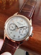 Patek Philippe 百达翡丽5170R-010 18K玫瑰金，手动机械计时男表，表径：39.5毫米，公价：610700元，