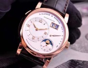 朗格LANGE 1系列‎109.032 18K玫‌瑰金 38.5MM 10MM 月‌相，动‎力储备