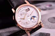 朗格LANGE 1系列‎109.032 18K玫‌瑰金 38.5MM 10MM 月‌相，动‎力储备