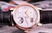 朗格LANGE 1系列‎109.032 18K玫‌瑰金 38.5MM 10MM 月‌相，动‎力储备