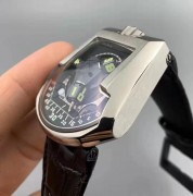 Urwerk 合域，44*46MM表径，18K白金表壳  附件有原配保单