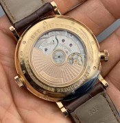 宝玑5717BR  18玫瑰金表壳和表扣  世界时间、GMT、日期和昼夜显示功能，全套附件齐全