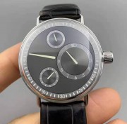 RESSENCE，瑞士独立制表品牌，44MM表径精钢表壳和表扣，自动机械机芯，表盘分为四个部分，各自独立运作，全套附件齐全，整表原装成色95新以上，公价18万多，特价出