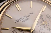 百达翡丽 Patek Philippe 超级复杂功能时 型号：5140J-001 口径37MM 防水30M。 附件有一张出生纸（2010年9月）