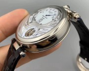 BOVET 播威表，44MM表径，18K金表壳和表扣  GMT功能，一表四用，全套附件齐全