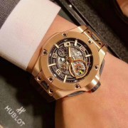 HUBLOT 宇舶 BIG BANG法拉利系列特别版402.OX.0138.WR  45盘镂空设计