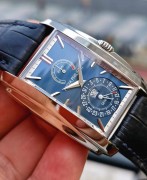 新款 18K白金 8日链 Patek Philippe 百达翡丽GONDOLO系列5200G 手动机械男表，表径：35.2x32.4毫米