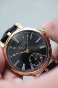 当代德国独立制表大师品牌：朗海涅。Lang & Heyne，传承德意志制表精髓的同时，工艺近乎完美，蓝钢螺丝，黄金套筒