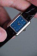 ​Jaeger-LeCoultre 积家女士腕表，18K白金材质表壳，搭载积家17钻手动机械机芯，表径19×26毫米，表扣非原装！单表无附件！刚做好机芯保养