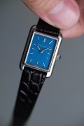 ​Jaeger-LeCoultre 积家女士腕表，18K白金材质表壳，搭载积家17钻手动机械机芯，表径19×26毫米，表扣非原装！单表无附件！刚做好机芯保养