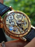 品牌：朗格 A. Lange & Söhne 140.032猫头鹰系列玫瑰金动显跳时手上链皮带腕表