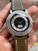 帕玛强尼Parmigiani Fleurier Toric，双圈钱币纹，双色盘，就是主打一个Old Money Aesthetic。不接受反驳