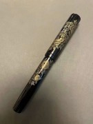 Namiki莳绘钢笔-沉金～50号牡丹～硬橡胶，生漆，笔尖18k双色富士山，50号尖，99新收藏品大全套，墨水运输途中有些染脏盒子，Namiki量产50号，由国光会大师制作。