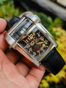 全球限量10枚布加迪 -18K白金  Parmigiani 帕玛强尼 PFH390  陀飞轮  机械男表，表径：42.2×57.7毫米，参考公价：225.8万，机械与时间的完美融合，布加迪联名款，动力储备 80小时，全球限量10枚，全套附件