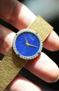 PIAGET 伯爵 高定珠宝女士腕表 22m表径 原装青金石面  原镶钻圈 165mm长 扣起来160mm腕周  原来属于伯爵的高定 能买的非富即贵  成色好 颜值也很高 走时好 很少戴 原始品 值得收藏