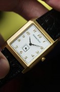 库存品全套附件 AP 爱彼 Audemars Piguet Edward ref.14835BA 18K黄金 宝玑字 教堂指针 设计有棱有角 表径38*29mm 手动机械，整表47.8克，库存品存放痕迹，表带都是原厂原装的没扣过，全套附件带1999年的销售发票。