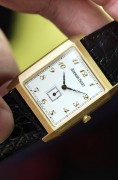 库存品全套附件 AP 爱彼 Audemars Piguet Edward ref.14835BA 18K黄金 宝玑字 教堂指针 设计有棱有角 表径38*29mm 手动机械，整表47.8克，库存品存放痕迹，表带都是原厂原装的没扣过，全套附件带1999年的销售发票。