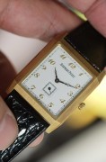 库存品全套附件 AP 爱彼 Audemars Piguet Edward ref.14835BA 18K黄金 宝玑字 教堂指针 设计有棱有角 表径38*29mm 手动机械，整表47.8克，库存品存放痕迹，表带都是原厂原装的没扣过，全套附件带1999年的销售发票。