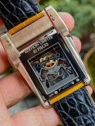 全球限量10枚布加迪 -18K白金  Parmigiani 帕玛强尼 PFH390  陀飞轮  机械男表，表径：42.2×57.7毫米，参考公价：225.8万，机械与时间的完美融合，布加迪联名款，动力储备 80小时，全球限量10枚，全套附件