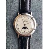 江诗丹顿 (Vacheron Constantin)  此款PT950铂金全历月相表 自动机芯 月份、星期、日期、月相显示 盘面布局和谐优雅，罕见折叠扣  