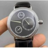 RESSENCE，瑞士独立制表品牌，44MM表径精钢表壳和表扣，自动机械机芯，表盘分为四个部分，各自独立运作，全套附件齐全，整表原装成色95新以上，公价18万多，特价出