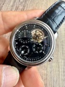 Blancpain 宝珀巨匠系列2625-超级复杂（万年历+陀飞轮+8日链）功能，圣伯纳狗头印记，蓝宝石表镜，锁底锁把防水设计，陀飞轮、万年历、8日链、日历、月份、星期、能量显示，夜光凌利，透底，K金人手镂空雕花自动陀，38mm表径，公价1327000港币