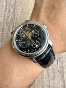 Blancpain 宝珀巨匠系列2625-超级复杂（万年历+陀飞轮+8日链）功能，圣伯纳狗头印记，蓝宝石表镜，锁底锁把防水设计，陀飞轮、万年历、8日链、日历、月份、星期、能量显示，夜光凌利，透底，K金人手镂空雕花自动陀，38mm表径，公价1327000港币