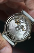 宝玑 5177bb 自产机芯 表径38mm 深蓝色大明火珐琅 珍珠粉刻度填充 正装无敌了 别拿普通白盘来比价 国内市场二手流通就这一枚了 客户23年购买全新的 保卡日期未填 可以在需要保修的时候填上 基本没戴 99新原始品