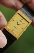 劳力士切利尼 型号：4127  巴黎钉饰表圈  表壳表扣都是18K金  表径25X34mm 原始品 表带还是原装的 可以根据个人喜好定制新表带