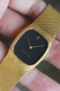 爱彼 AUDEMARS PIGUET AP 手动机械表 18K黄金黑面 32X28表径  全长188mm 扣起来178-185mm可调  整表87克多  原价很高  现在好价出  颜值这么高的贵金属链带表可遇不可求了