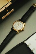 Vacheron Constantin/江诗丹顿马耳他系列42005/000R自动机械男表，39mm表径，18k玫瑰金材质,背透机芯将官底，日期显示/双时区显示 专柜售价¥30.9万，2007年大全套闲置未使用收藏极品