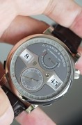 朗格/A.Lange & sohne 148.038  朗格 zeitwerk date 系列 新款日历猫头鹰 44.2口径 公价1008000  22年11月卡全套发票 品牌售后有3年保修  99新原始品