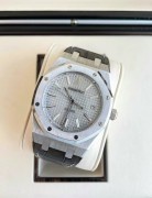 爱彼皇家橡树系列15315BC.OO.D005CR.01 全球限量100枚 白金材质 39mm 女皇杯限量 参考公价1050000 店内现货11年原始极品全套 好价 可遇不可求 