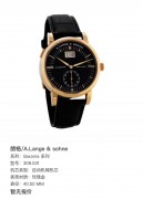 萨克森经典大作 朗格309.031玫瑰金腕表｜经典与匠艺的永恒之作。仅在欧洲限定发售  存世十分罕见 18K玫瑰金 黑盘，大号双跳日历窗 珍珠偏心陀自动机芯，延续品牌标志性德国银夹板、手工鹅颈雕花摆轮夹板等工艺， 40.5mm口径  ，参考官价250000以上，单表 现货好价