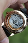 库存品未使用 全套带发票 积家大师 Q1552520 39MM 自动机械 18K玫瑰金 专柜定价179000元  原装表带未使用 赠送一副双面鳄鱼皮表带