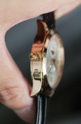 库存品未使用 全套带发票 积家大师 Q1552520 39MM 自动机械 18K玫瑰金 专柜定价179000元  原装表带未使用 赠送一副双面鳄鱼皮表带