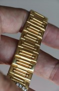 伯爵G0A09856  18k黄金 表径34mm 自动机械表  整表93克  表盘表盘原镶钻石  腕周190mm以内任意调节  类似款原价60万左右 这款钻石更大  全原装现货好价出