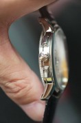 江诗丹顿传袭系列47192G，18K白金材质，表径42mm，银白色表盘，计时功能，透底手动机械，拉玛尼亚机芯，全原装99新，公价392000，现货好价