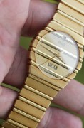 伯爵 POLO系列 型号15562C701 石英机芯 32mm表径单表 重130克多 腕周180mm以上