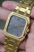 国内唯一最大号 爱彼皇家橡树 Jumbo 6005BA Audemars Piguet Royal Oak Jumbo Square 6005BA 表径41X32mm 整表148克 腕周185mm以上 大号全金带的国内唯一流通 从业十几年没见谁卖过 产量非常少