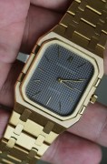 国内唯一最大号 爱彼皇家橡树 Jumbo 6005BA Audemars Piguet Royal Oak Jumbo Square 6005BA 表径41X32mm 整表148克 腕周185mm以上 大号全金带的国内唯一流通 从业十几年没见谁卖过 产量非常少