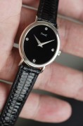 伯爵 PIAGET 女表 18K白金 手动机械 玛瑙面 钻时刻度 表径27X24mm 上手很优雅