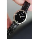 伯爵 PIAGET 女表 18K白金 手动机械 玛瑙面 钻时刻度 表径27X24mm 上手很优雅